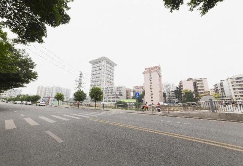 Отель Jtour Inn Qingyuan Traditional Chinese Medicine Hospital