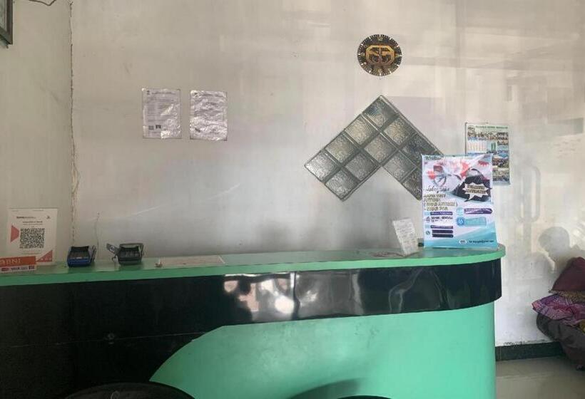 בית מלון כפרי Oyo 91263 Dinar Homestay