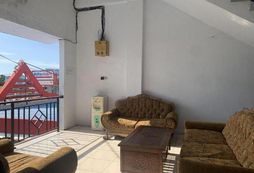 בית מלון כפרי Oyo 91263 Dinar Homestay