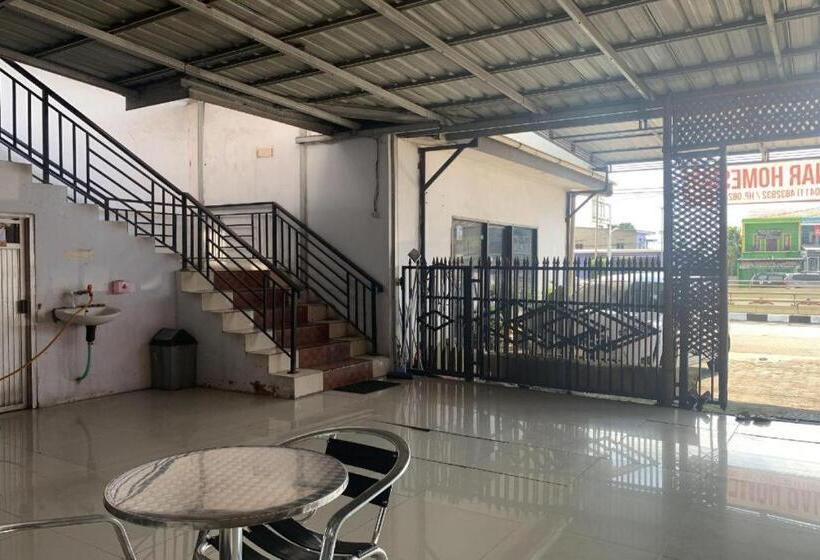 בית מלון כפרי Oyo 91263 Dinar Homestay