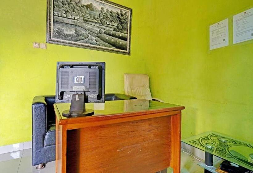 هتل Oyo 91955 Pondokan Cempaka