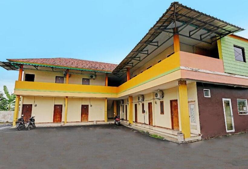 هتل Oyo 91955 Pondokan Cempaka