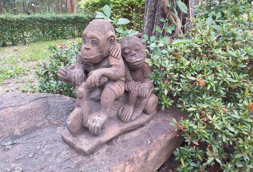 בית מלון כפרי Raisubsomboon Resort