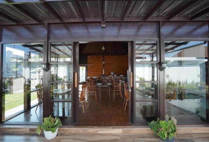 בית מלון כפרי Shankara Munduk Bali