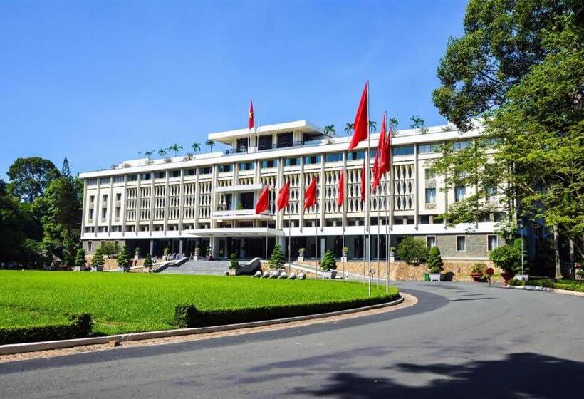 هتل The Noble Swan Woodpark