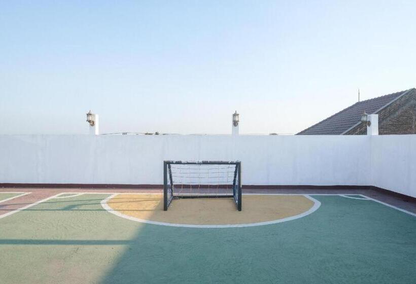 Отель Urbanview Syariah Wisma Nabil Solo