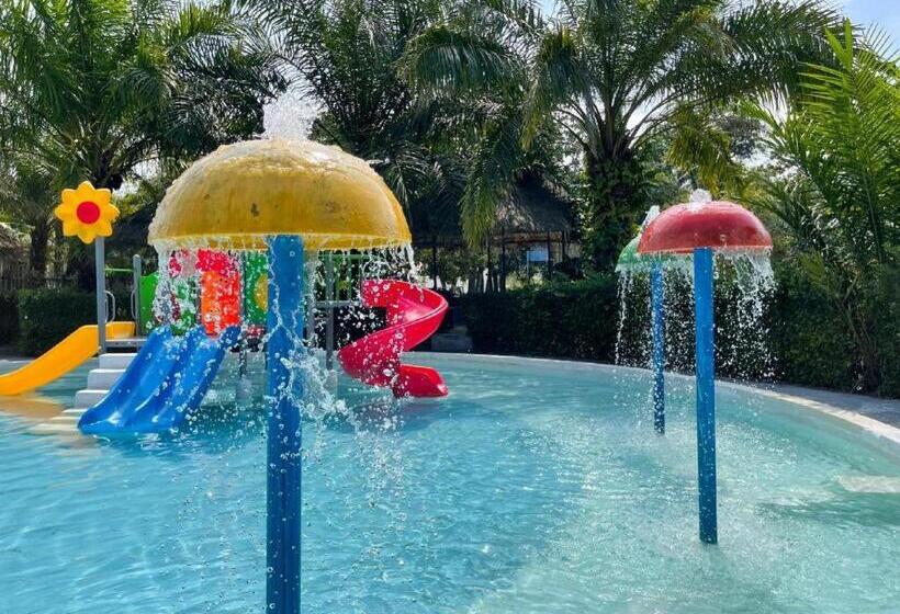 호텔 Warehouse18 Pool Cafe Resort