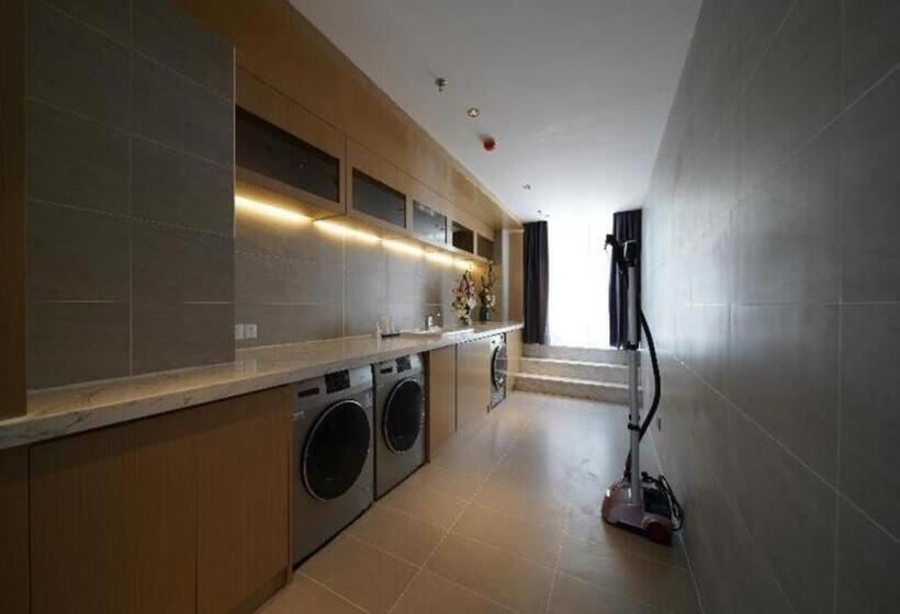 Lavande Hotel Anshan City Center