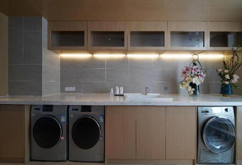 Lavande Hotel Anshan City Center