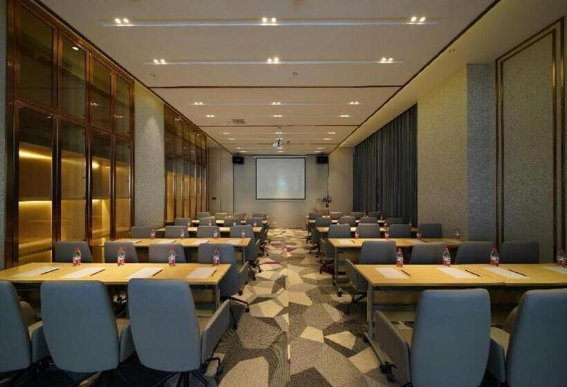 Lavande Hotel Anshan City Center