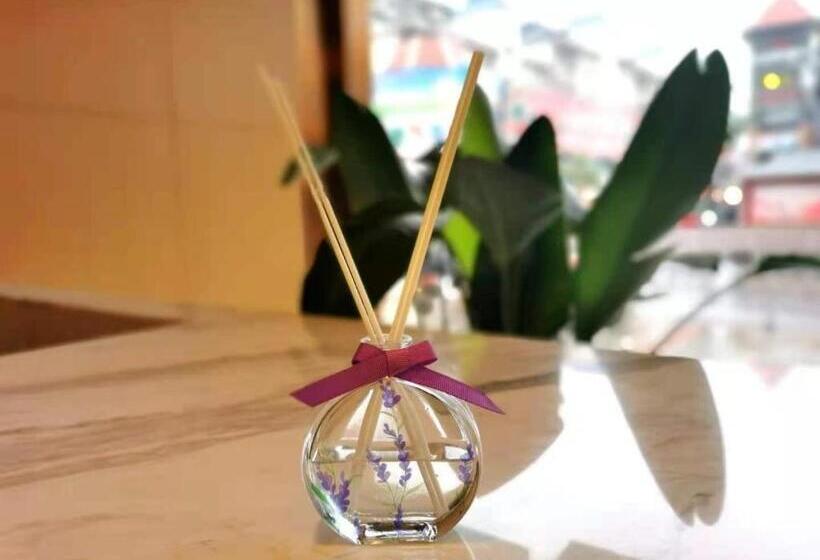 Lavande Hotel Chenzhou Xinglong Walking Street