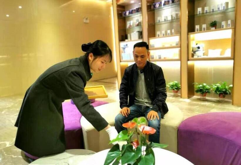 Lavande Hotel Chenzhou Xinglong Walking Street