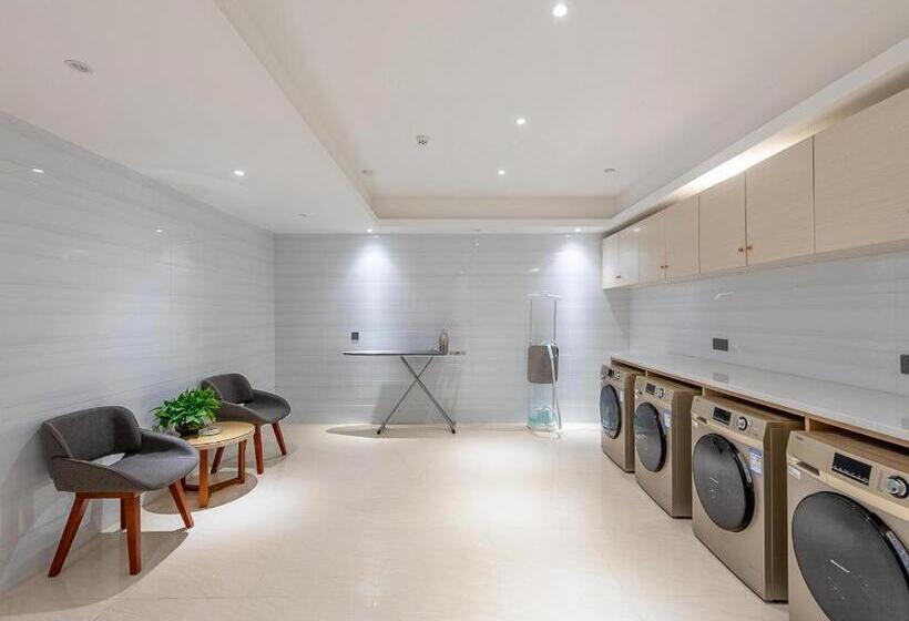 Lavande Hotel Dongguan Shijie Jiarong Shopping Plaza Liuhua Metro Station