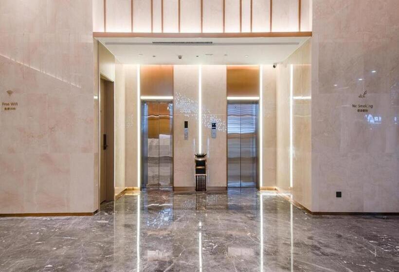 Lavande Hotel Kunming West Mountain Wanda Plaza