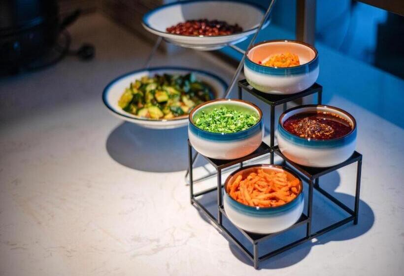 Lavande Hotel Kunming West Mountain Wanda Plaza