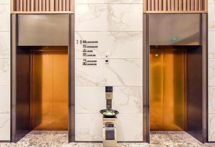 Lavande Hotel Nanchong Xihua Shida