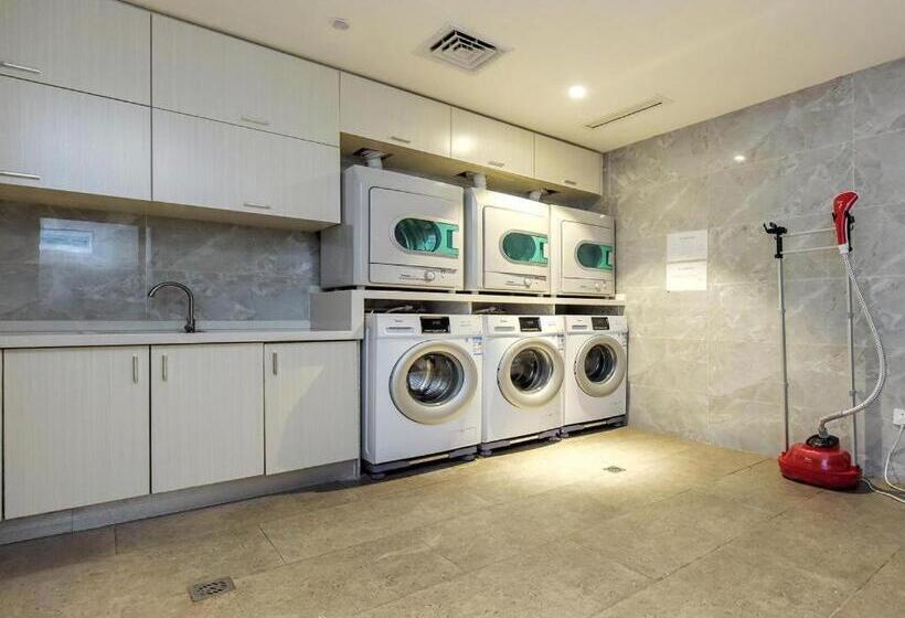 Lavande Hotel Nanchong Xihua Shida