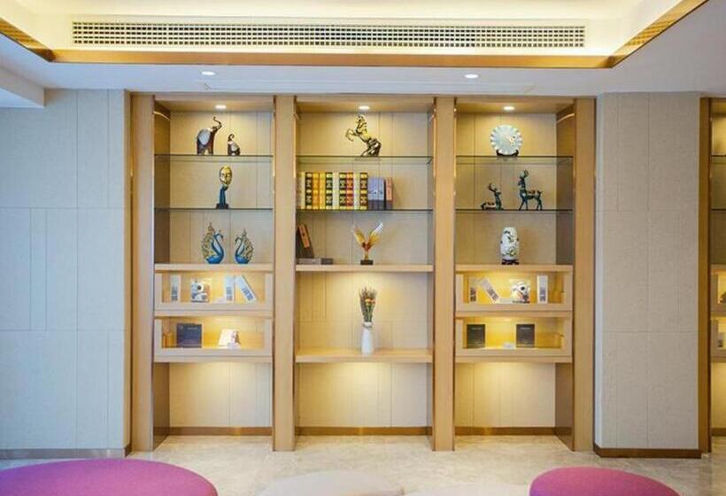 Lavande Hotel Pingxiang Runda International High Speed Railway Station