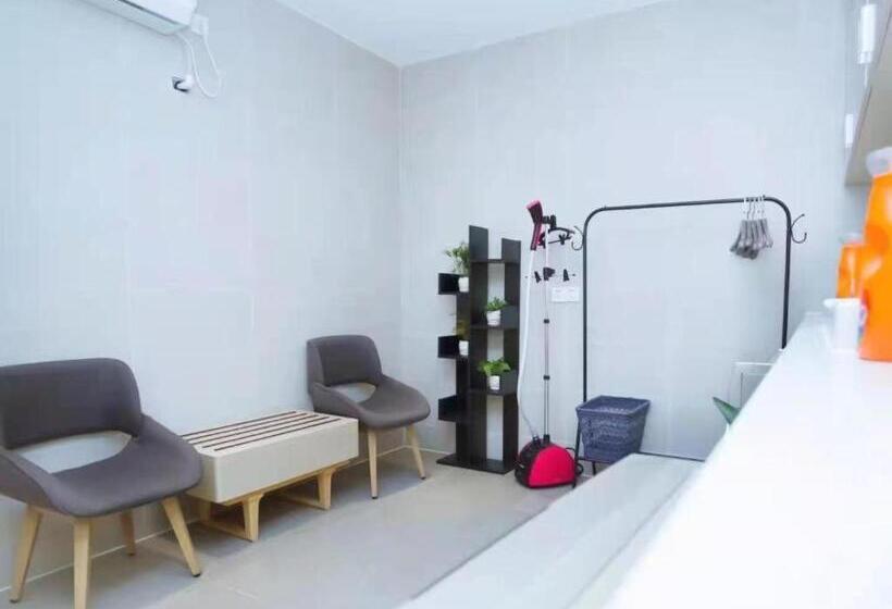 Lavande Hotel Shaoguan Bainian East Street Fengcai Building