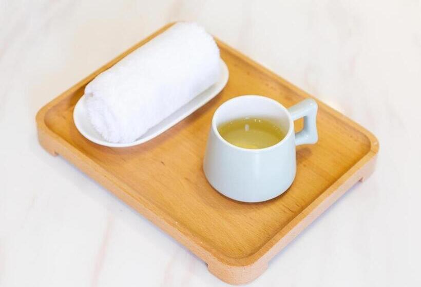 Lavande Hotel Shaoguan Bainian East Street Fengcai Building