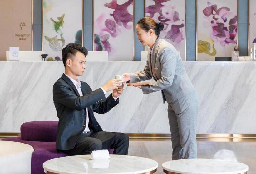 Lavande Hotel Shaoguan Bainian East Street Fengcai Building