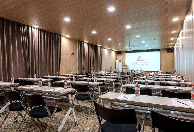 Lavande Hotel Zhongshan Shiqi Daxinxinduhui North Zhongshan Station