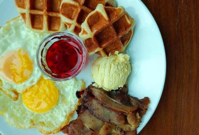 Mango Valley Hotel 5