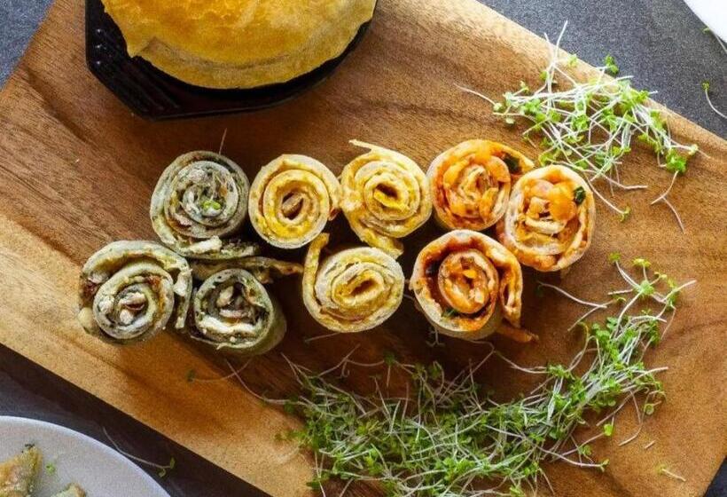 Mango Valley Hotel 5