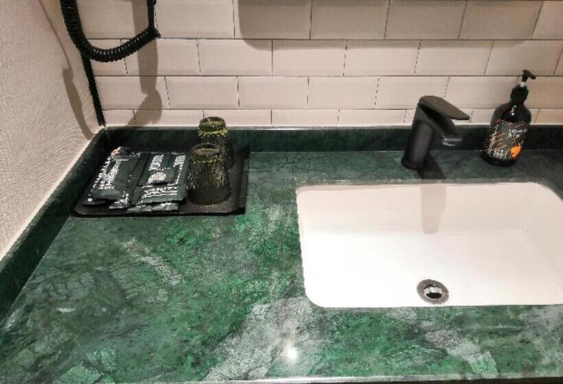 Premier City Comfort Hotel Hechi Luocheng Central Plaza