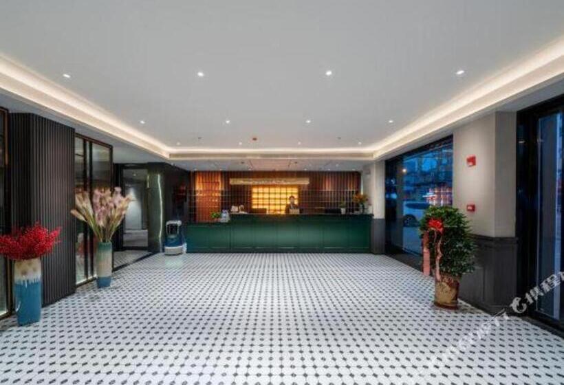 Premier City Comfort Hotel Suizhou Wuyue Plaza