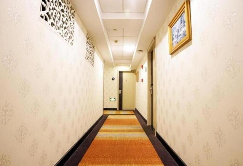 Shell Hotel Shanghai Expo Changqing Road Metro Station