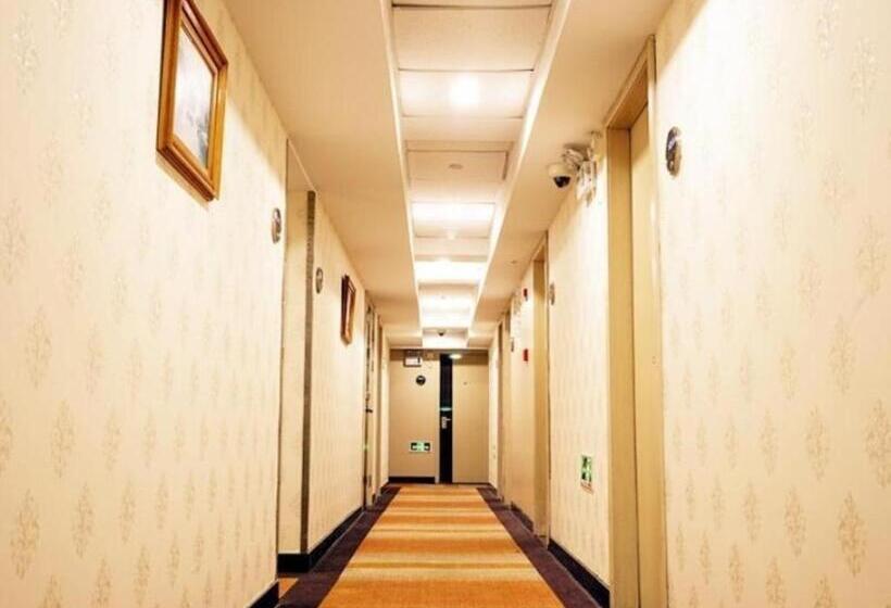 Shell Hotel Shanghai Expo Changqing Road Metro Station