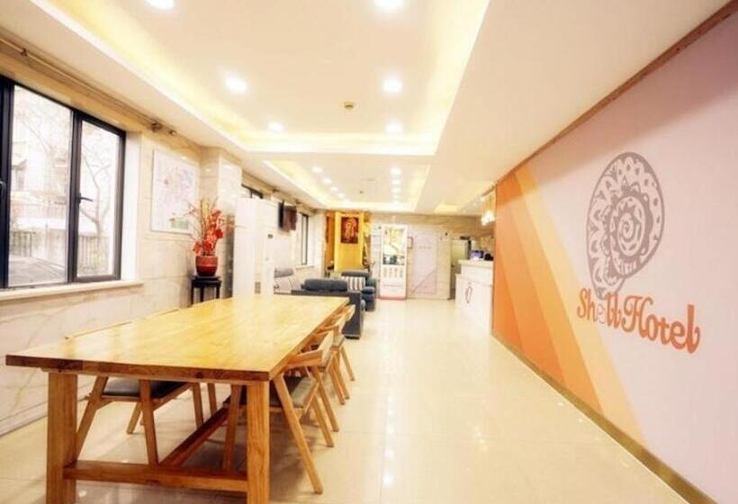 Shell Hotel Shanghai Expo Changqing Road Metro Station