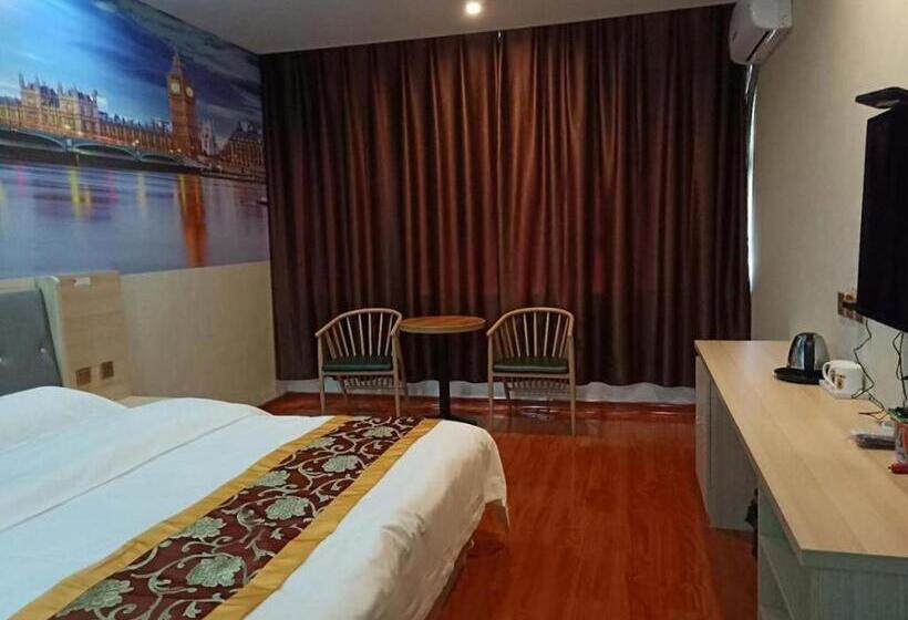 Super 8 Hotel Dingzhou Chongwen Street