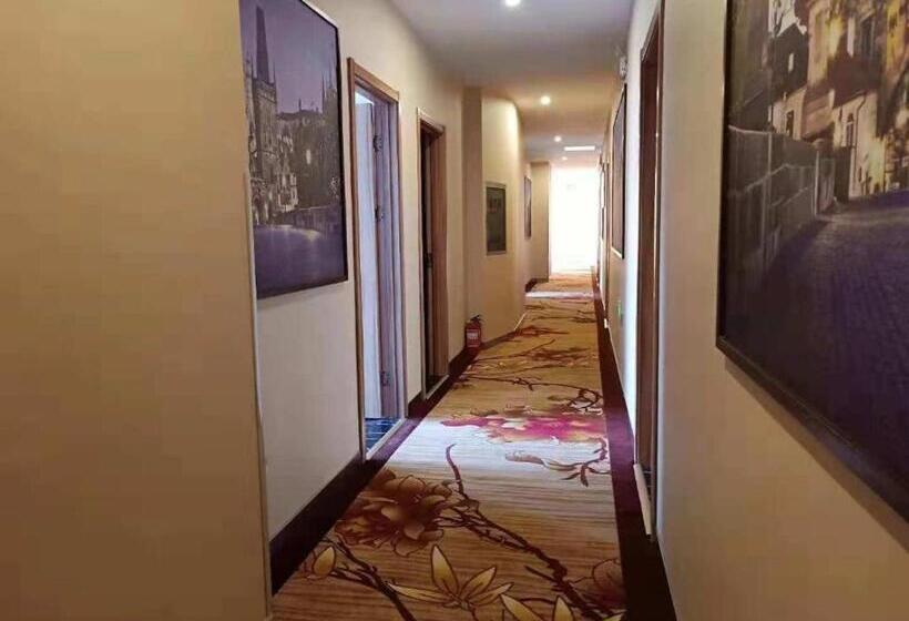 Super 8 Hotel Dingzhou Chongwen Street