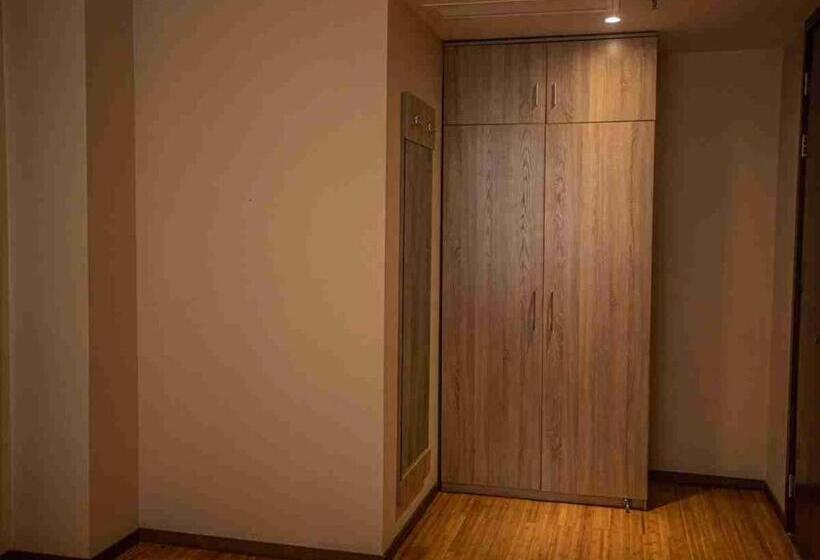 Super 8 Hotel Premier Meishan Pengshan District Linjiang Fengjing