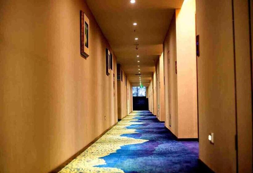 Super 8 Hotel Premier Meishan Pengshan District Linjiang Fengjing