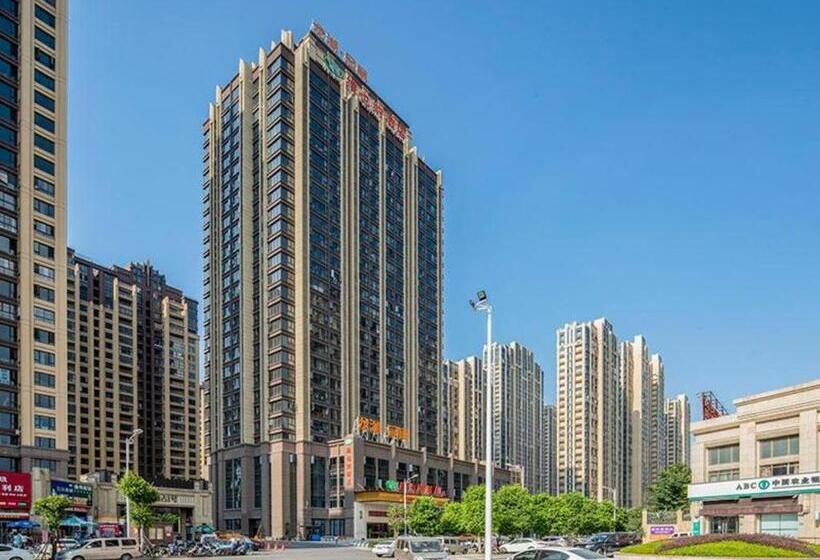 Vienna Hotel Fuzhou Changle Shouzhan Hangcheng Metro Station