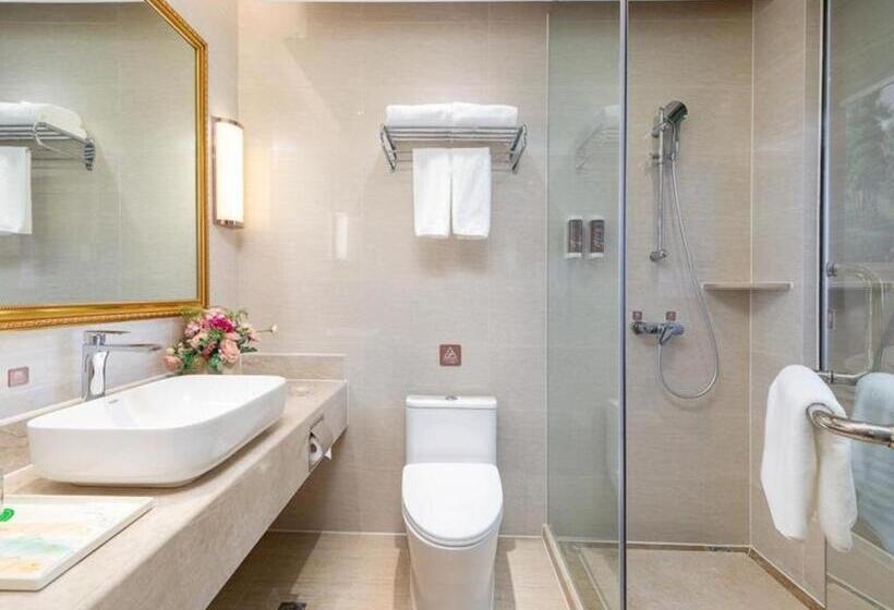 Vienna Hotel Guangdong Maoming China 1st Beach