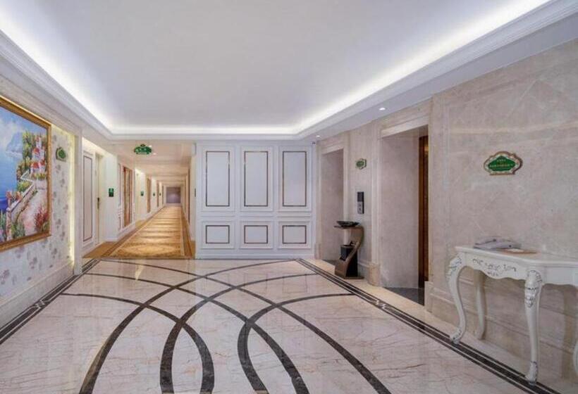 Vienna Hotel Guangdong Shantou South Bus Station