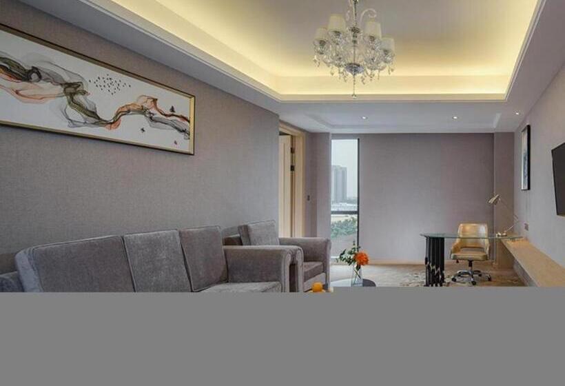 Vienna Hotel Guangdong Zhongshan Xiaolan High Speed Railway Station