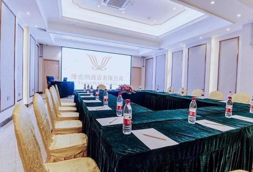 Vienna Hotel Guangxi Liuzhou Sanjiang Gulou Niaochao Passenger Station