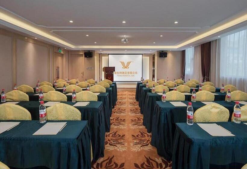 Vienna Hotel Guizhou Liupanshui Shuicheng Ancient Town