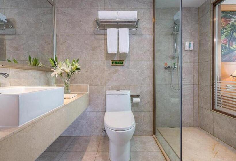 Vienna Hotel Hubei Jinzhou Changjiang University