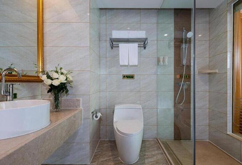 Vienna Hotel Jiangxi Jiujiang Gongqingcheng High Speed Railway Station