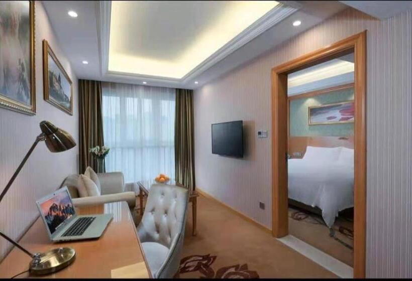 Vienna Hotel Nanchang New Grand Hongcheng Market Xianghu 1st Hospital