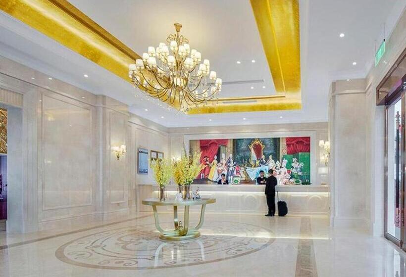 Vienna Hotel Shaanxi Hanzhong Central Square High Speed Railway Station