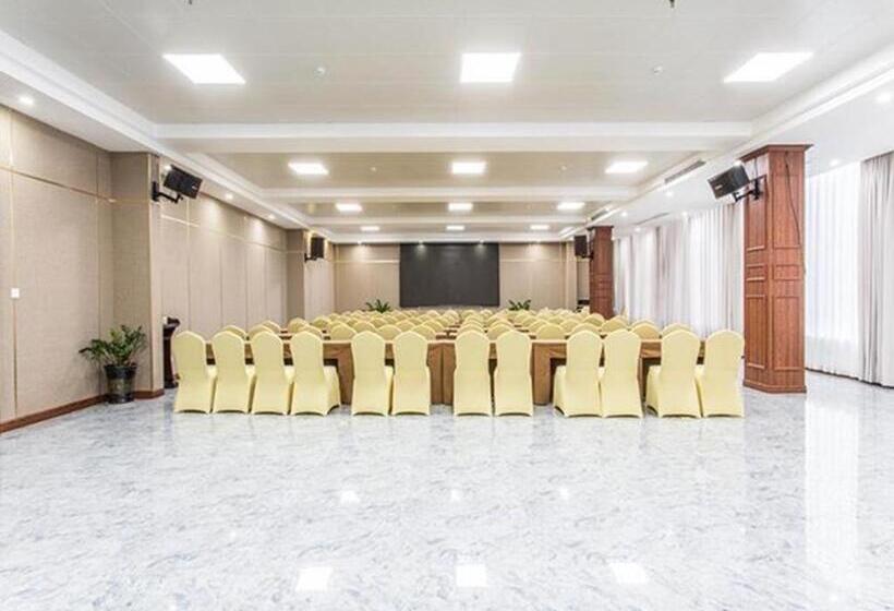 Borrman Hotel Beihai Avenue High Speed Railway Station