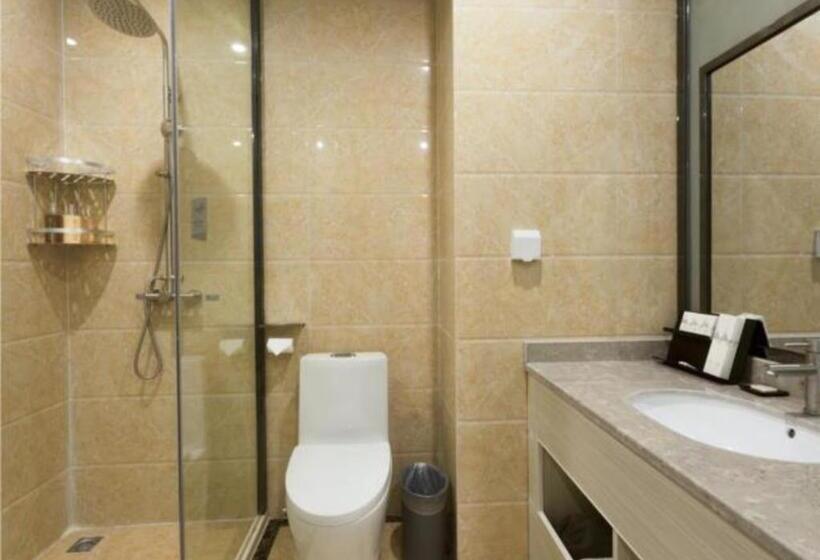 Borrman Hotel Fangchenggang High Speed Railway North Station Crystal International