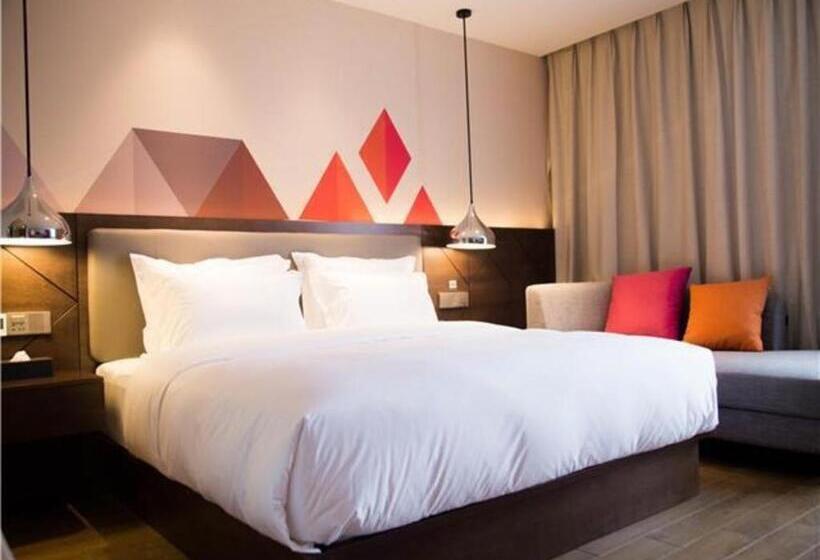 Borrman Hotel Huanggang Wuxue Yuhu Road